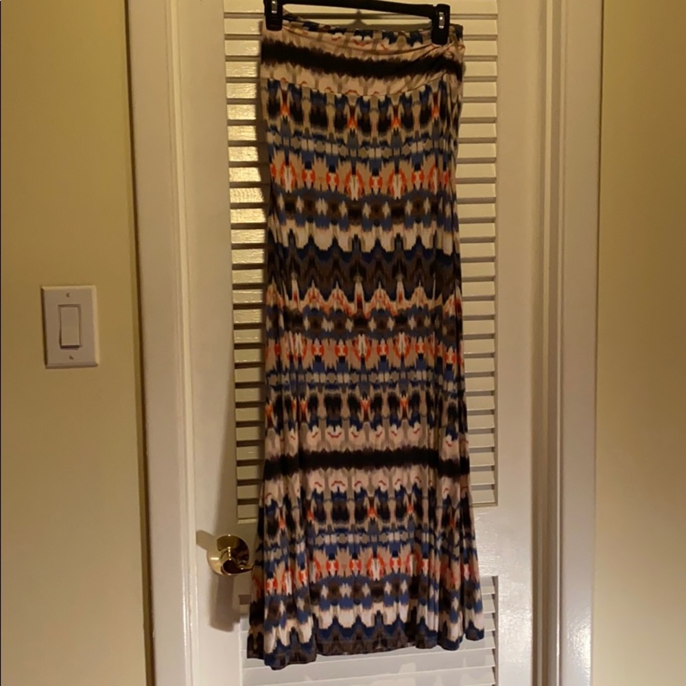 And above the ankle Multi color pattern soft skirt